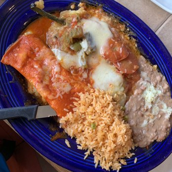 Chalio Mexican Restaurant - Chile Relleno, Cheese Enchilada plate - Mexican Near Me - Los Angeles, California