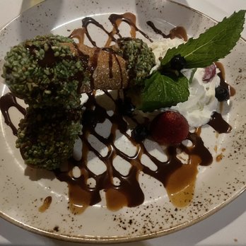 Rosebud on Rush - Cannolis - Italian Near Me - Chicago, Illinois
