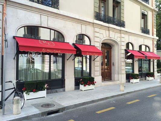 Le Relais de l'Entrecôte by null
