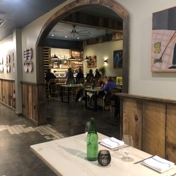Reid's Cafe - Indoor - Seafood Near Me - Sugar Mountain, North Carolina