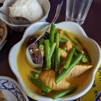 Bangkok Thai Cuisine - Salmon Red Curry - Thai Near Me - Berkeley, California