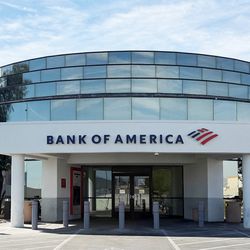 Bank of America Financial Center - Storefront