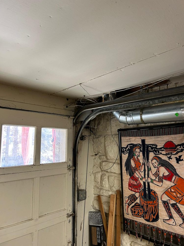 A&E Emergency Garage Door Repair of Kansas City - Garage Door Contractor in Kansas City, KS