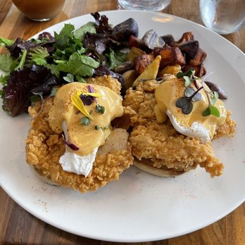 Lapisara Eatery - Fried Chicken Benedict - Breakfast & Brunch Near Me - San Francisco, California Lapisara Eatery - Fried Chicken Benedict - Breakfast & Brunch Near Me - San Francisco, California