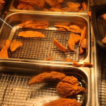 Stater Bros. Markets - a tray of fried chicken - Beer, Wine & Spirits Near Me - Pomona, California