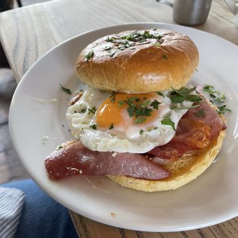 The Handlebar - Breakfast sandwich - Coffee & Tea Near Me - Oxford, OXF