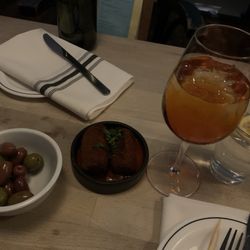 Buvette Pompette - Olives et croquettes