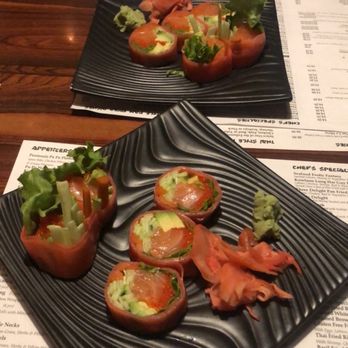 Kowloon - 5 Pieces Sake Kinuta Maki - Asian Fusion Near Me - Saugus, Massachusetts Kowloon - 5 Pieces Sake Kinuta Maki - Asian Fusion Near Me - Saugus, Massachusetts