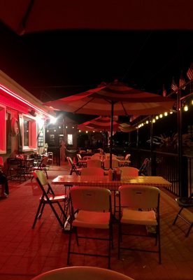 Art's Tavern by null