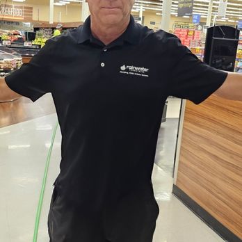 Rainwater Plumbing - Tom, are Jenny men Plummer leading the team at a supermarket hydro jetting - Plumbing Near Me - Chandler, Arizona Rainwater Plumbing - Tom, are Jenny men Plummer leading the team at a supermarket hydro jetting - Plumbing Near Me - Chandler, Arizona