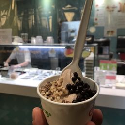 Chocolate hazelnut with toasted almonds and crunchy chocolate pieces Chocolate hazelnut with toasted almonds and crunchy chocolate pieces