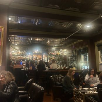 The Tin Lizzie Lounge