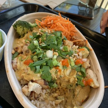 MoMo’s - Spicy Yellow Curry Bowl - Sandwiches Near Me - Santa Rosa, California MoMo’s - Spicy Yellow Curry Bowl - Sandwiches Near Me - Santa Rosa, California