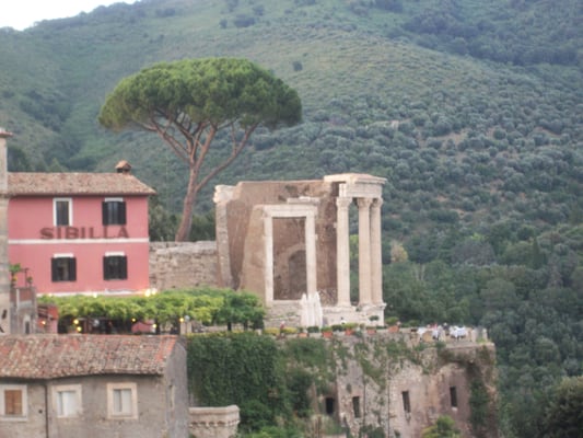 Tempio di Vesta by null