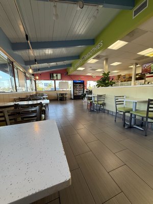 Lee’s Sandwiches by null