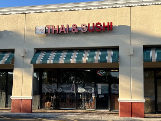 sticky rice thai & sushi by null