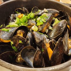 Léon de Bruxelles - Traditional Mussels