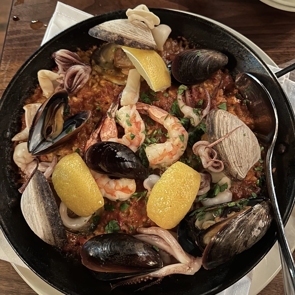 Paella de mariscos (half) Paella de mariscos (half)