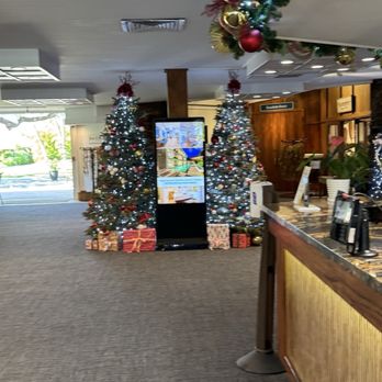 Outrigger Kā‘anapali Beach Resort - Lobby - Hotels Near Me - Lahaina, Hawaii