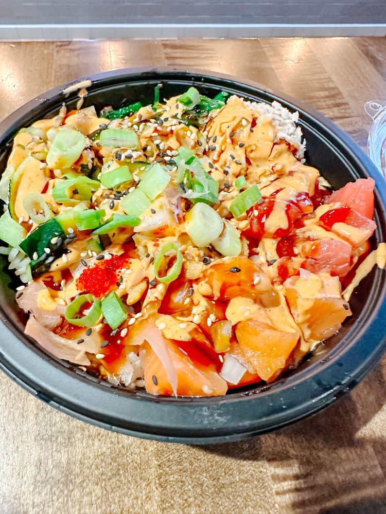 Paddles Up Poke - 9th St