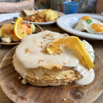 Aloha Kitchen - Coconut Mac Souffle - Breakfast & Brunch Near Me - Honolulu, Hawaii
