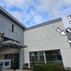 Sutter Health - Arrows pointing to the entrance