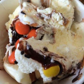 Friendly's - A Reese's sundae lacking toppings. - Burgers Near Me - Trexlertown, Pennsylvania Friendly's - A Reese's sundae lacking toppings. - Burgers Near Me - Trexlertown, Pennsylvania