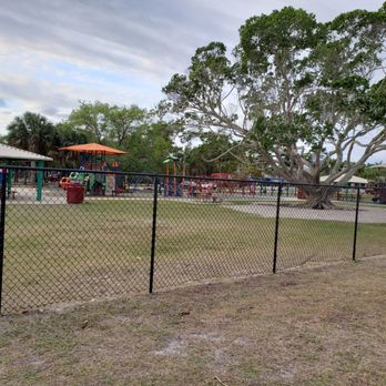 Gilchrist Park - Playground - Parks Near Me - Punta Gorda, Florida