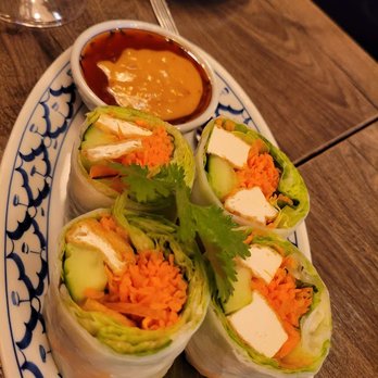 Der Krung - Fresh Summer Roll - Thai Near Me - New York, New York