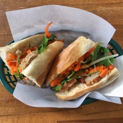 Ăn Bánh Mì - Banh Mi mit Meatballs