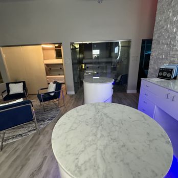 ICryo - Comfortable seating area - Cryotherapy Near Me - Fairfax, Virginia ICryo - Comfortable seating area - Cryotherapy Near Me - Fairfax, Virginia
