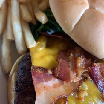 Fred Harvey Tavern - Fred Harvey Burger - no onions, no jalapeños - Beer Bar Near Me - Grand Canyon, Arizona Fred Harvey Tavern - Fred Harvey Burger - no onions, no jalapeños - Beer Bar Near Me - Grand Canyon, Arizona