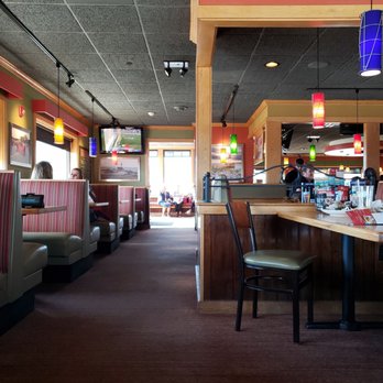 Applebee's Grill + Bar - Entrance area - Sports Bars Near Me - South Portland, Maine