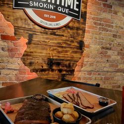 Moontime Smokin' Que - Ribs and Brisket, corn bread with jalapeño and honey. Blueberry sauce and spicy sauce.