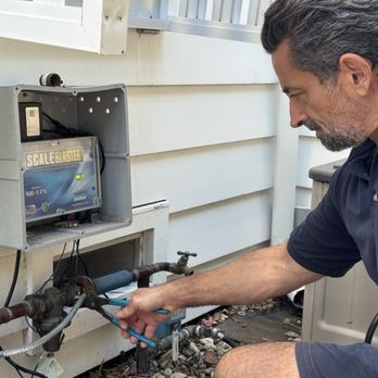 Jon's Plumbing and Rooter - Jon's Plumbing and Rooter fixing a regulator. - Plumbing Near Me - Los Angeles, California Jon's Plumbing and Rooter - Jon's Plumbing and Rooter fixing a regulator. - Plumbing Near Me - Los Angeles, California