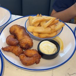 4 pcs Prawn/1 pc Cod and Chips Combo ($15.75)