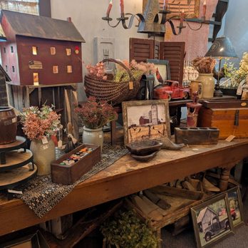 Antiques At Ellsworth - Country antiques and coordinating decor. - Antiques Near Me - Canfield, Ohio