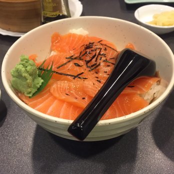 Ishin - Salmon don - Sushi Bars Near Me - Berlin, BE