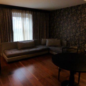 The Twelve Hotel - Separate seating area in the suite was a bit dark - Hotels Near Me - Barna Village, G