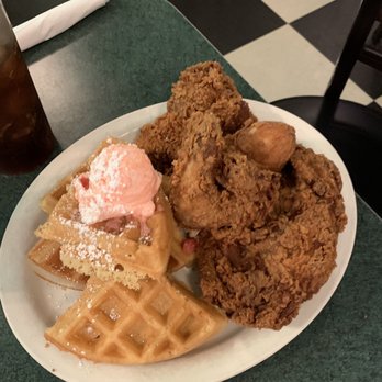 Metro Diner - Chicken and Waffles - American Near Me - Charleston, South Carolina Metro Diner - Chicken and Waffles - American Near Me - Charleston, South Carolina