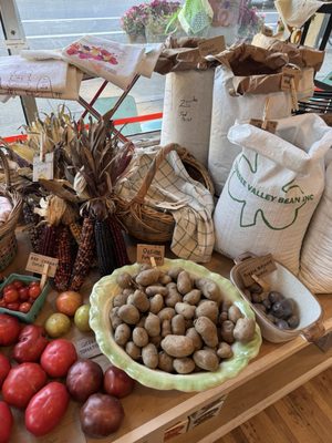 Momma's Grocery + Wine by null