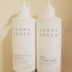 Super 8 by Wyndham Lebanon - multi-use shampoo and body wash in shower