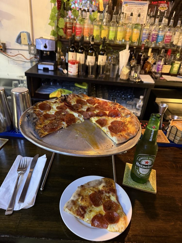Alfio’s Pizza Logo