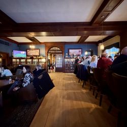 Library Lounge - Bar interior