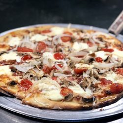 Pizzeria Trattoria Italiana - Crea la pizza a tu gusto