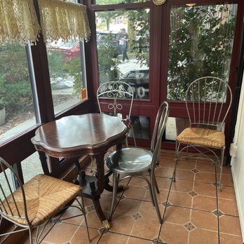 Saint Street Cakes - Seating area - Custom Cakes Near Me - Brooklyn, New York Saint Street Cakes - Seating area - Custom Cakes Near Me - Brooklyn, New York