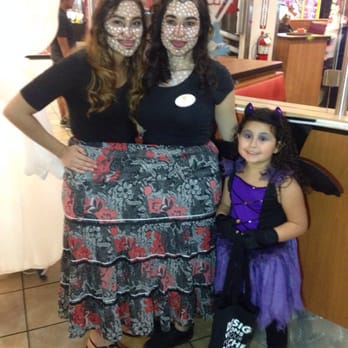 Peter Piper Pizza - Siamese  twins and Oniah! - Pizza Near Me - Pasadena, Texas