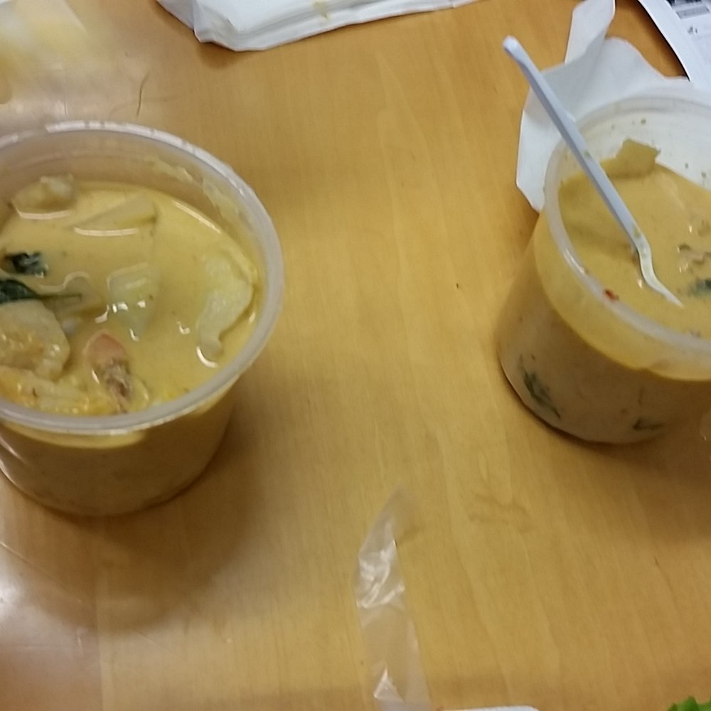 Siam Square - evil seafood on the left, red chix curry on the right - Thai Near Me - Honolulu, Hawaii