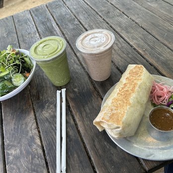 Hip Vegan - Wagamama bowl, green smoothie, date/banana smoothie, jackfruit burrito - Vegan Near Me - Ojai, California