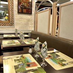 L'Express - More seating.
